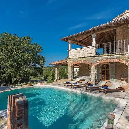 Villa With Private Pool In Paradise -
